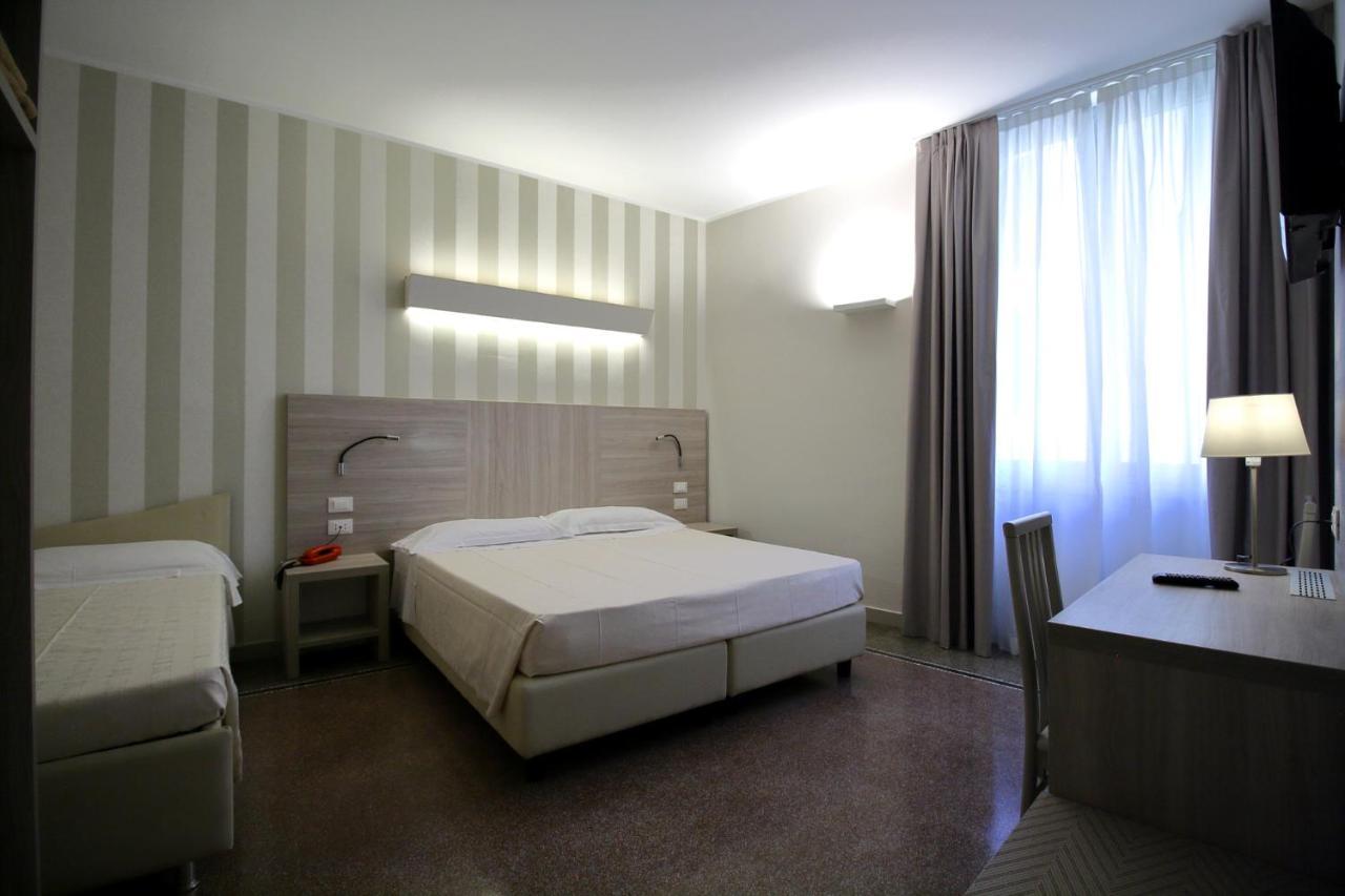 Hotel Vittoria Генуя Экстерьер фото