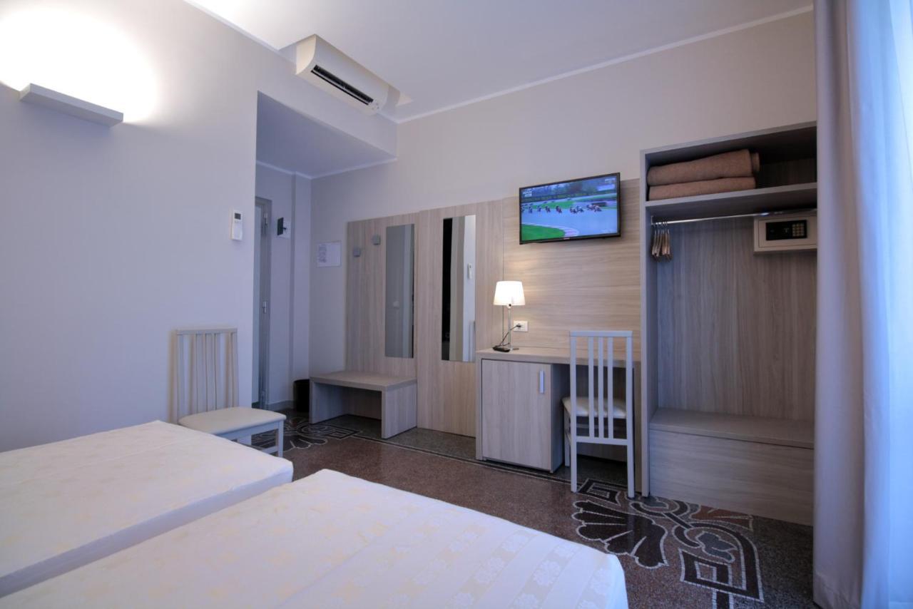 Hotel Vittoria Генуя Экстерьер фото