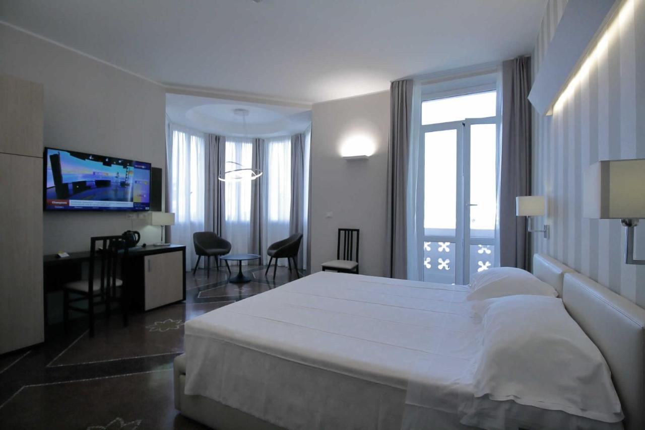Hotel Vittoria Генуя Экстерьер фото
