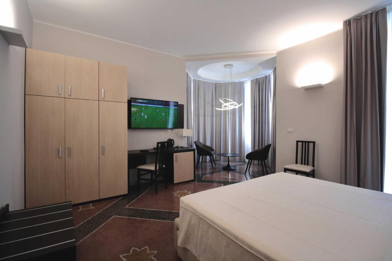 Hotel Vittoria Генуя Экстерьер фото
