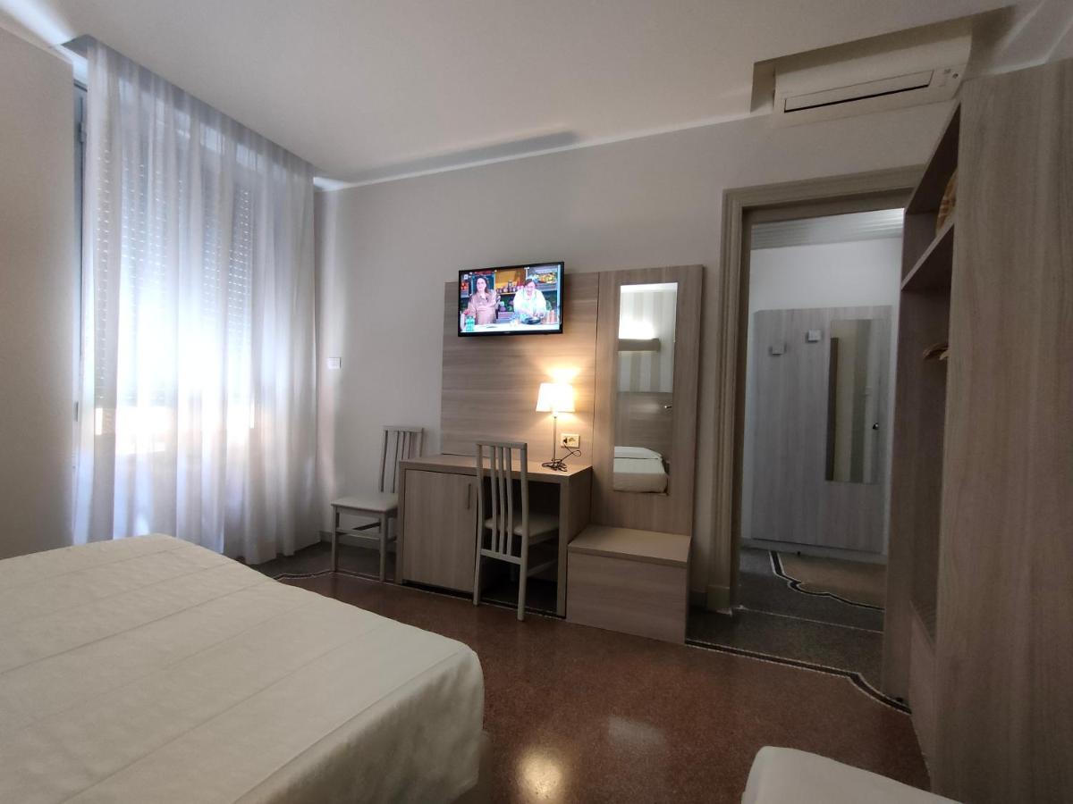 Hotel Vittoria Генуя Экстерьер фото