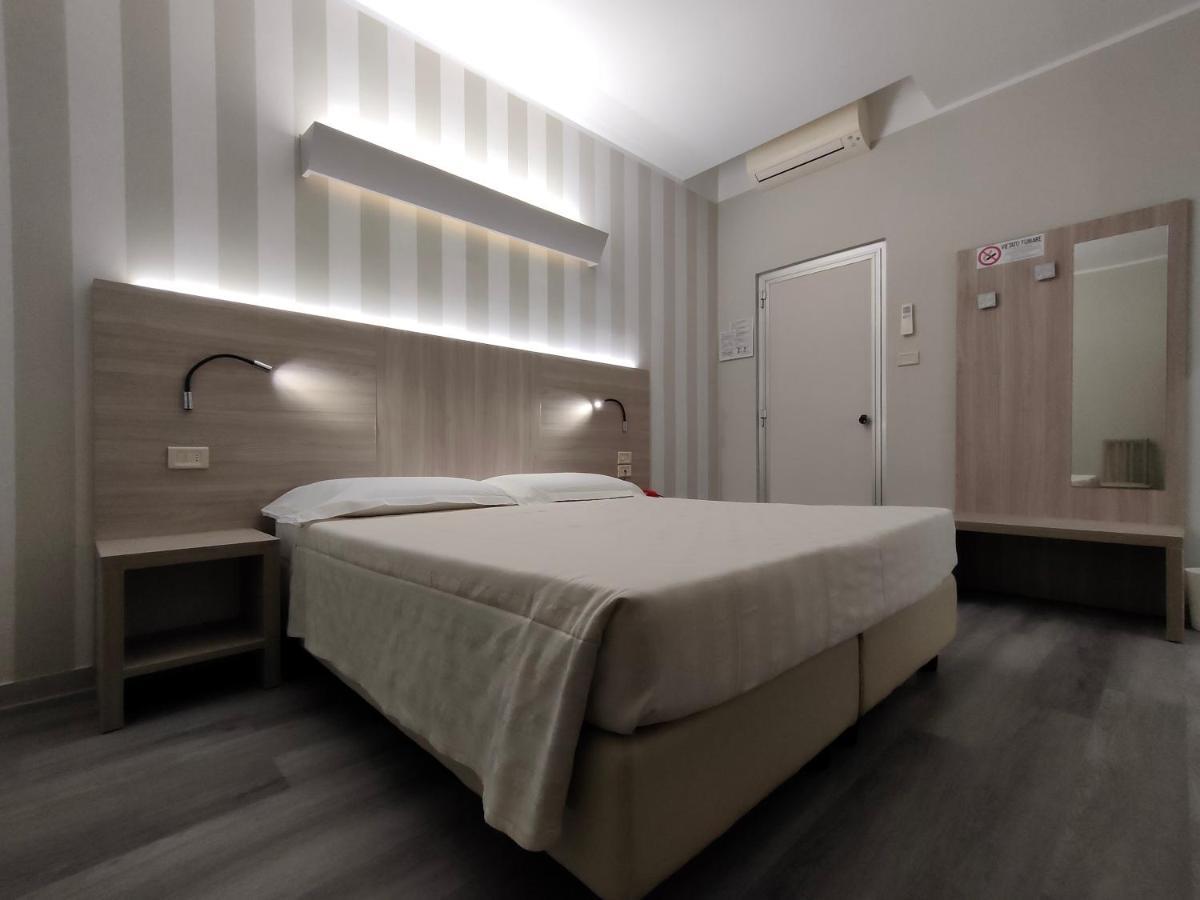 Hotel Vittoria Генуя Экстерьер фото