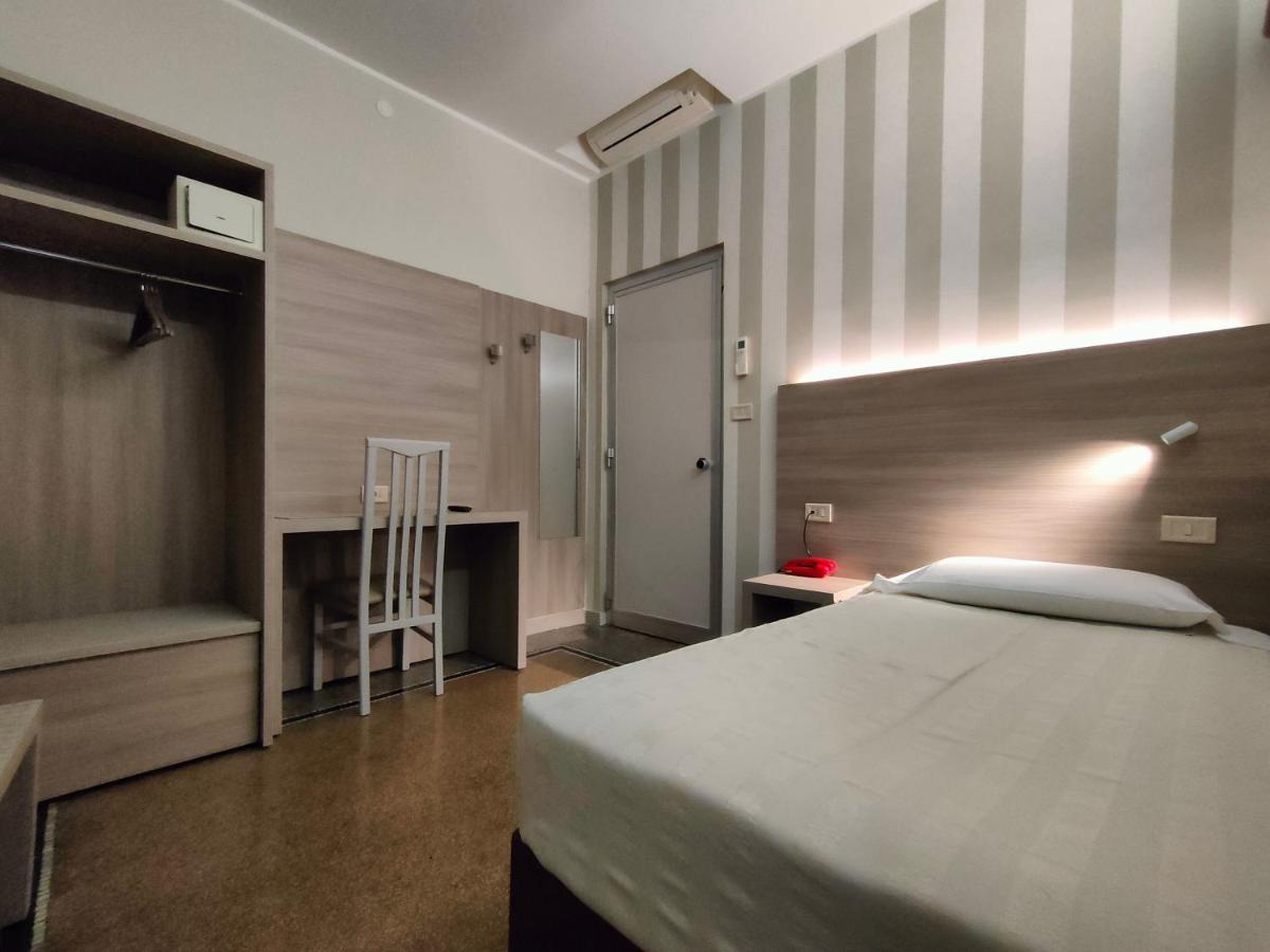 Hotel Vittoria Генуя Экстерьер фото