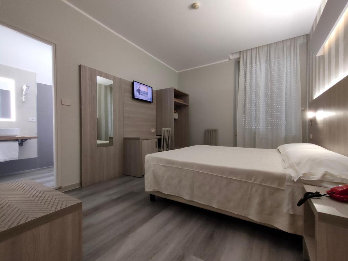 Hotel Vittoria Генуя Экстерьер фото