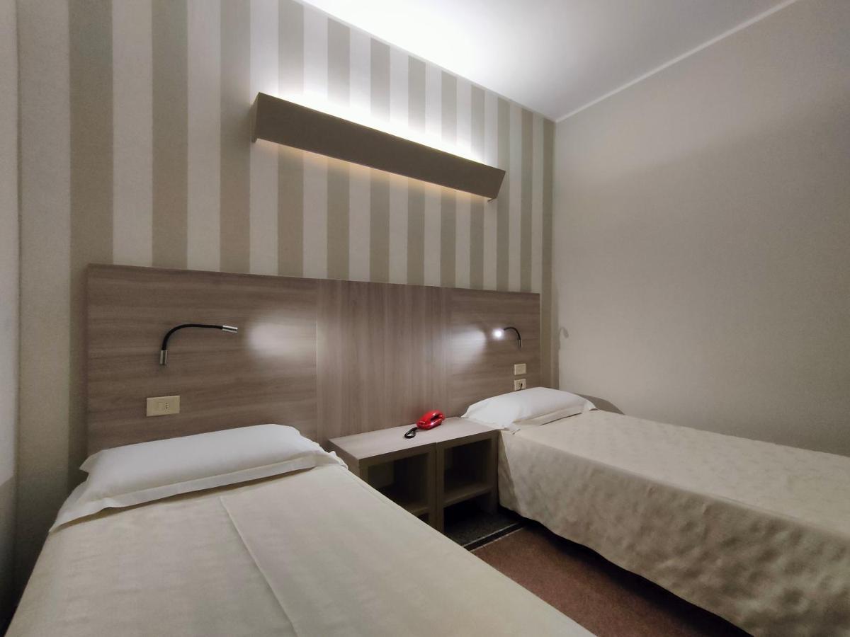 Hotel Vittoria Генуя Экстерьер фото