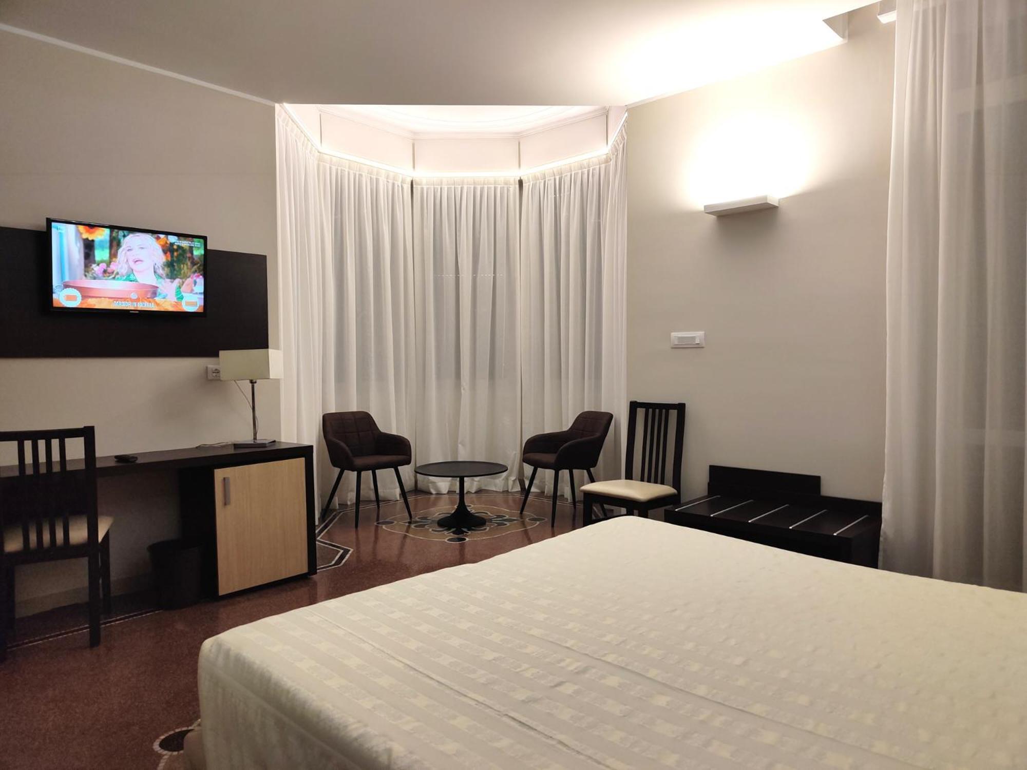 Hotel Vittoria Генуя Экстерьер фото