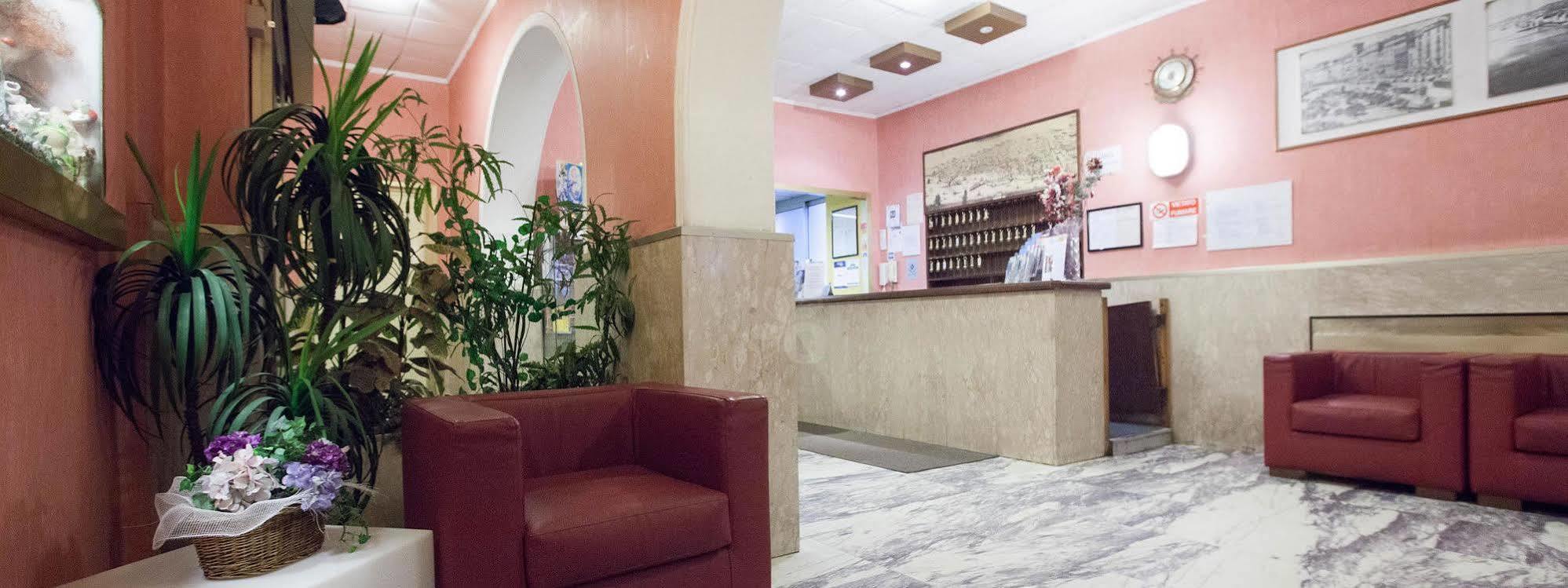 Hotel Vittoria Генуя Экстерьер фото