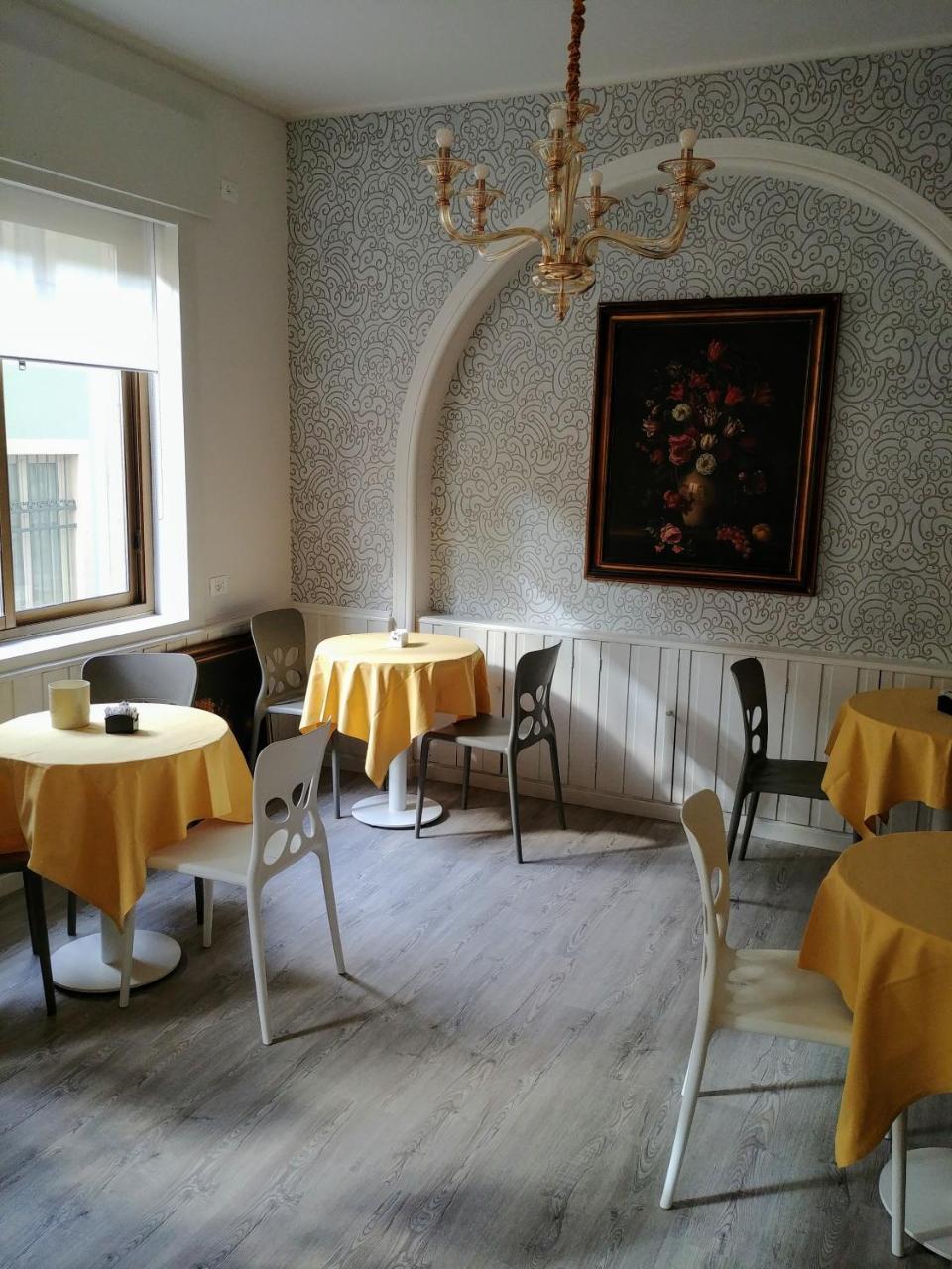 Hotel Vittoria Генуя Экстерьер фото
