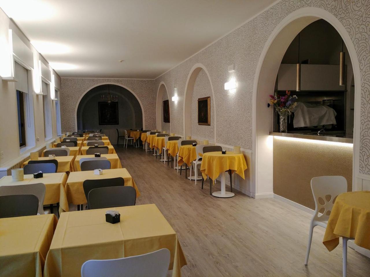 Hotel Vittoria Генуя Экстерьер фото