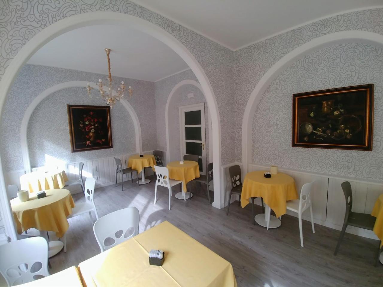Hotel Vittoria Генуя Экстерьер фото