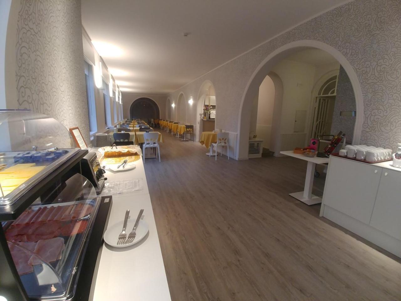 Hotel Vittoria Генуя Экстерьер фото