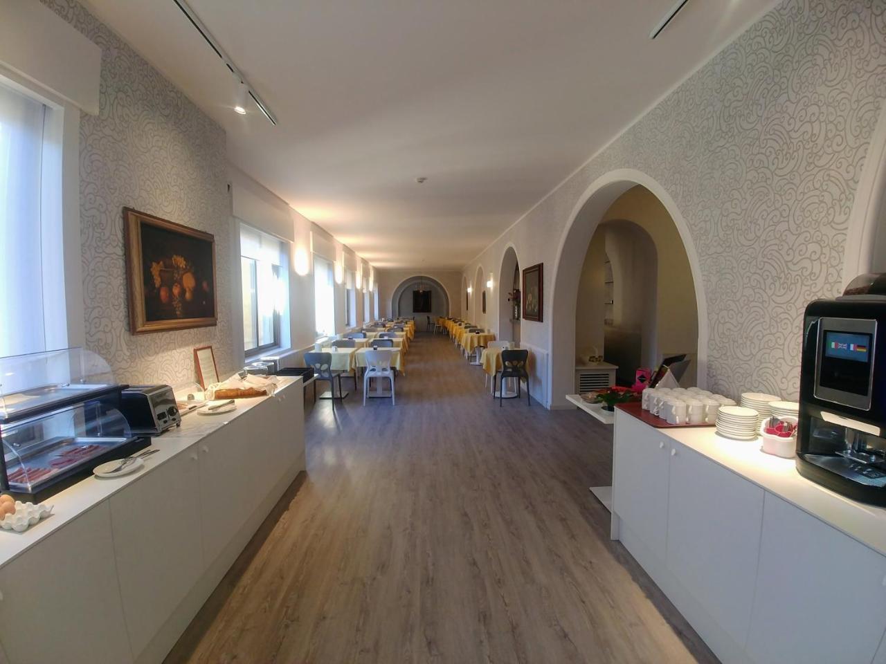 Hotel Vittoria Генуя Экстерьер фото