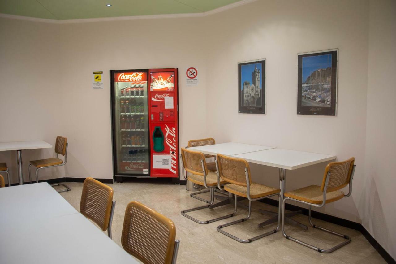 Hotel Vittoria Генуя Экстерьер фото