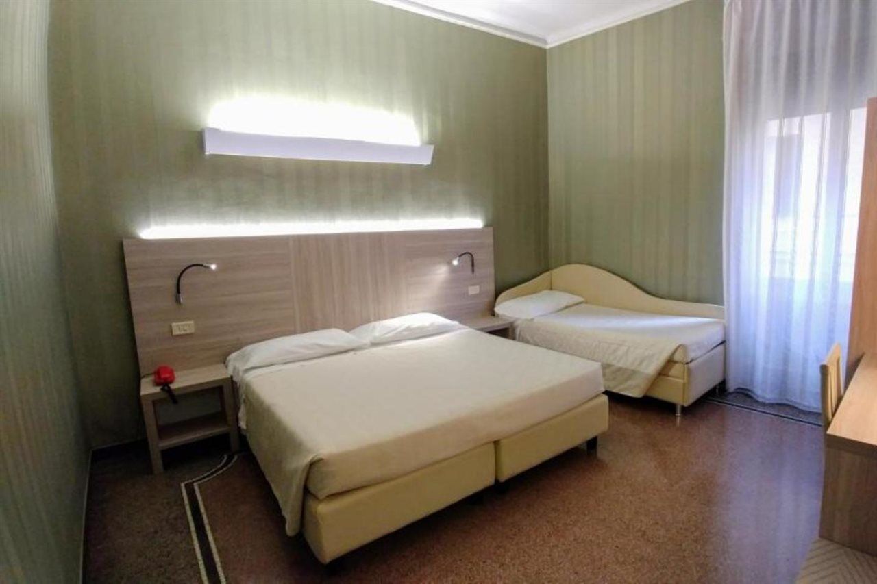 Hotel Vittoria Генуя Экстерьер фото